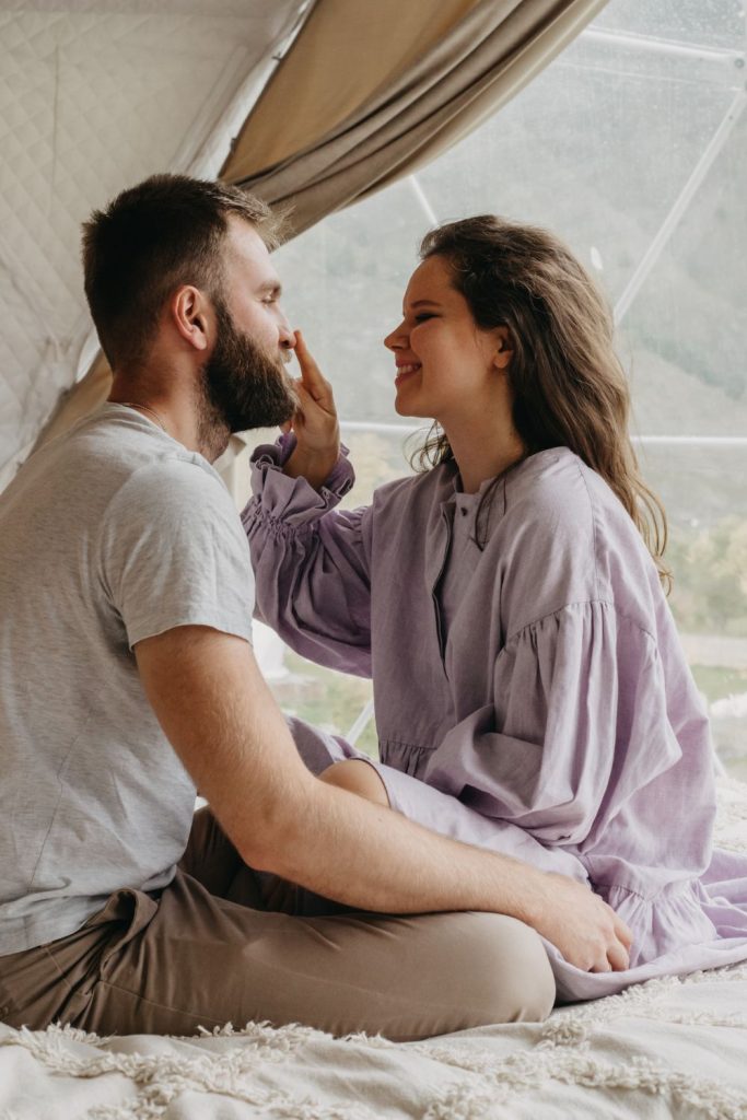 things girls do that guys love